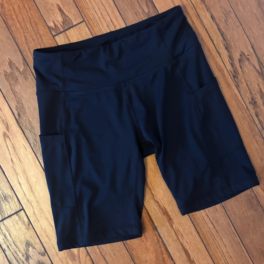 Womens baleaf black biker shorts , medium 8” inseam with pockets